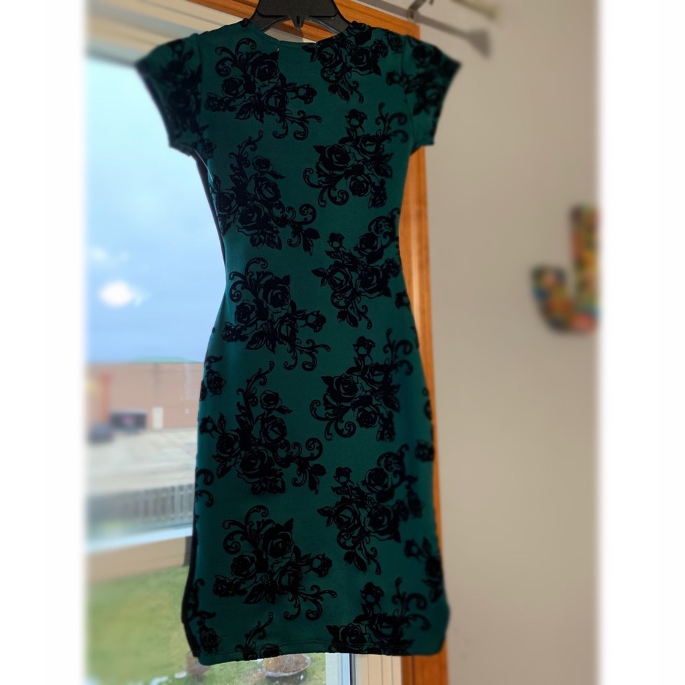 Dress - Picture 2 of 3